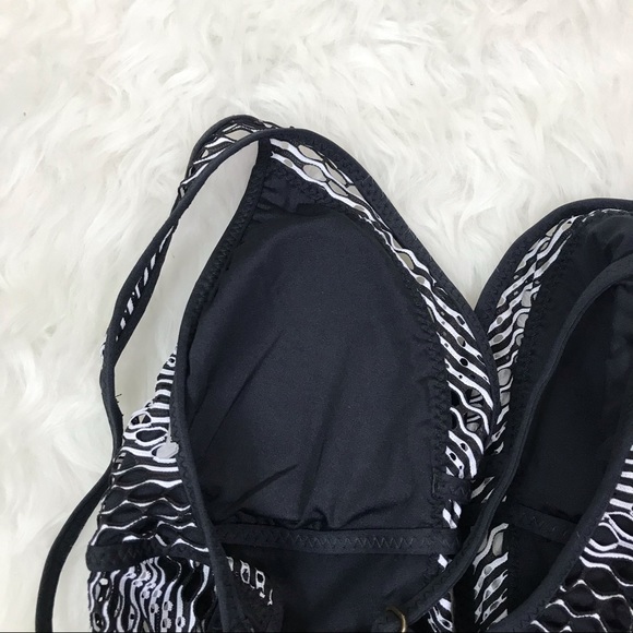 NEW Becca crochet lace swimsuit - Picture 7 of 8